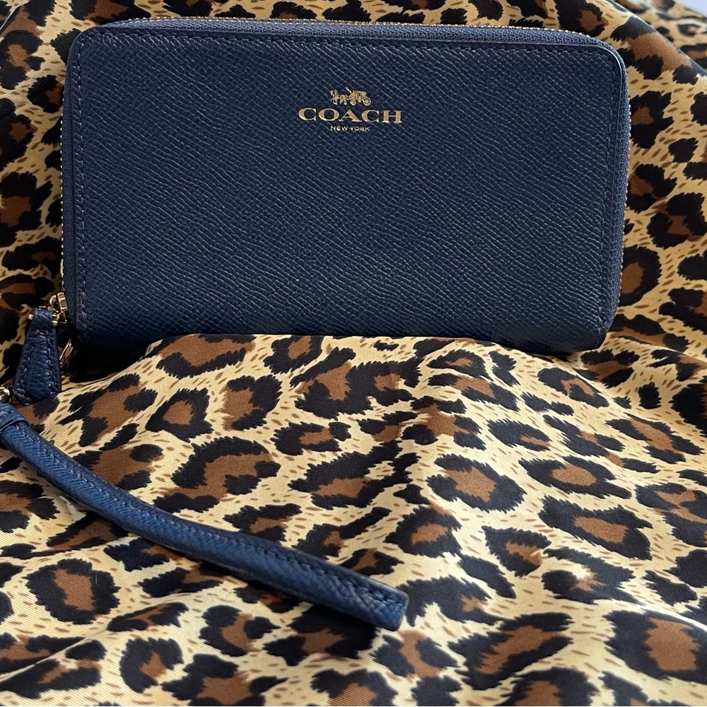 Coach - Blue Leather Wallet/Wristlet - EUC